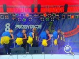 prezentacja cheerleaderek z pomponami na prezentacjach Dzierżoniowskich